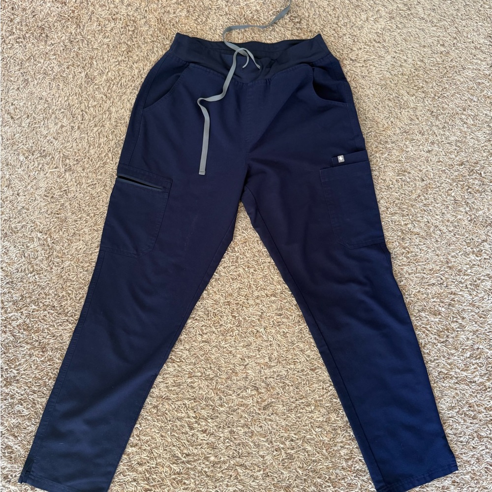 Figs navy scrub pant